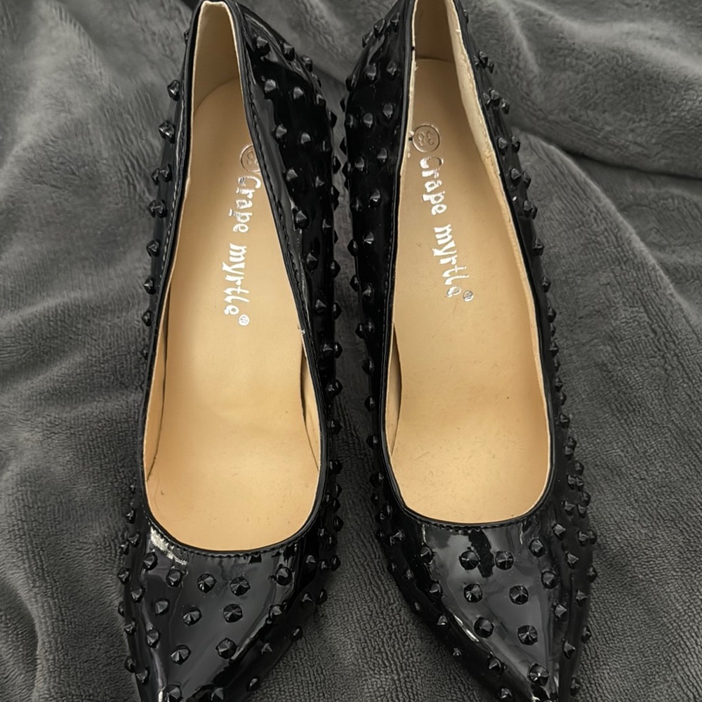 Cape Myrtle Black Studded Heels